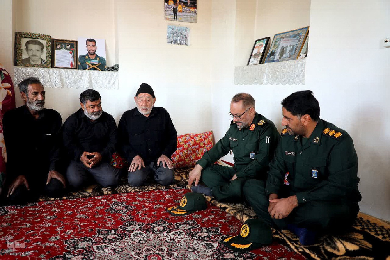 حضور فرمانده سپاه شهدا آذربایجان غربی در منزل شهیدان حمله تروریستی رژیم صهیونیستی‎