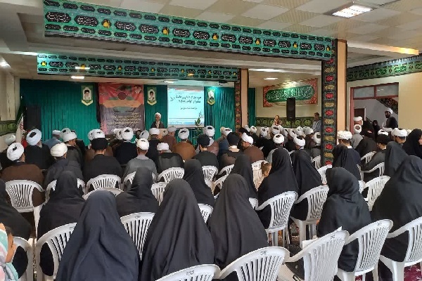 جلوگیری از دوقطبی‌سازی در جامعه از شاخصه‌های بصیرت مبلغان است