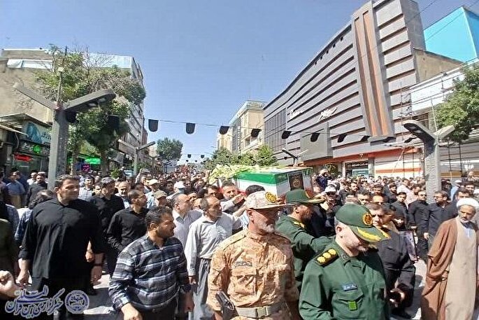 تشییع پیکر مطهر شهید مدافع وطن «رضا بسطامی» در بیجار