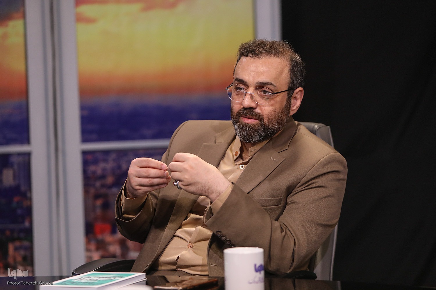 استفاده از طبقات ابن‌سعد برای رسیدن به حقایق عاشورا؛ راه رفتن بر دیوار باریک بلند! + فیلم