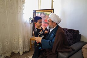 دیدار امام جمعه تبریز با خانواده شهیدان «شادی» و «جان‌نثار» + عکس