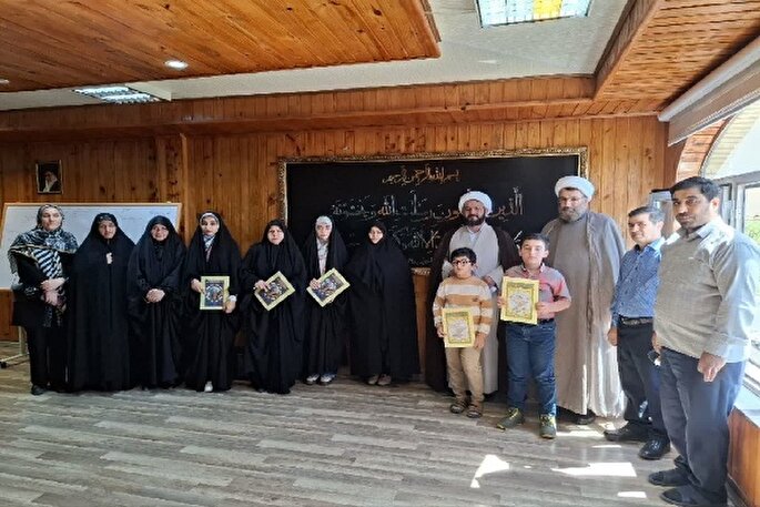 تجلیل از برگزیدگان طرح حفظ عمومی قرآن کریم در اردبیل