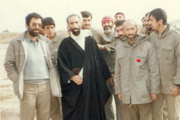حاج رضا شالی در کنار آیت‌الله باریک‌بین