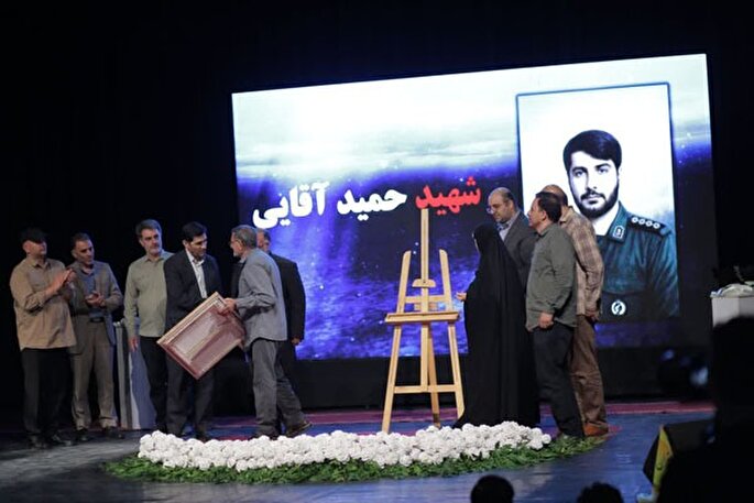 عکس | آیین اختتامیه جشنواره ملی کارتون و کاریکاتور «ای ایران» در خرم‌آباد