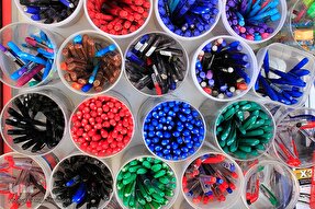 ۱۴۰۰ بسته لوازم‌التحریر به دانش‌آموزان مددجوی اسدآباد اهدا شد