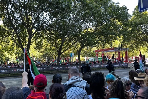 لغو مسابقه بین‌المللی دوچرخه‌سواری اسپانیا پس از اعتراضات حامیان فلسطین