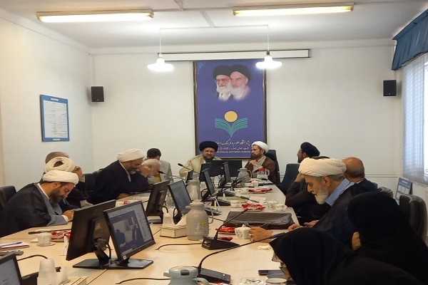 اولین هماندیشی قرآنی با موضوع «بایستههای قرآنی معاصر» برگزار شد اولین هماندیشی قرآنی با موضوع «بایستههای قرآنی معاصر» برگزار شد