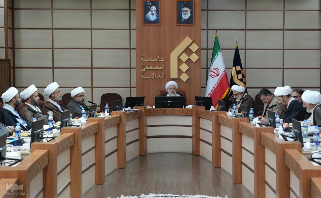 علی عباسی، رئیس جامعه المصطفی العالمیه
