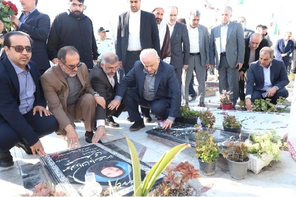 تجدید میثاق مدیران ارشد مازندران با آرمان‌های شهدا در آغاز هفته دولت