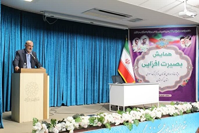 بصیرت افزایی؛ راهبردی اساسی در مقابله با هجمه‌های دشمنان