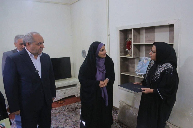دستور وزیر راه برای تأمین مسکن خانواده دو شهید دانش‌آموز تبریزی