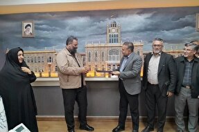 تجلیل از فرزندان شهدای شاغل در شهرداری منطقه ۸ تبریز