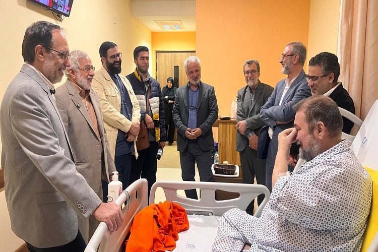 عیادت جمعی از فعالان قرآنی از استاد مجتهدزاده