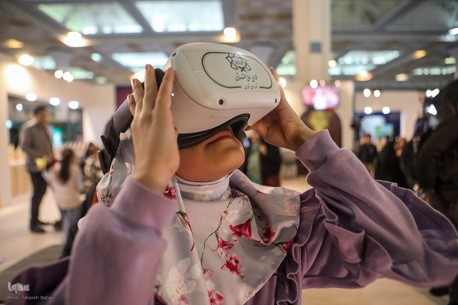 کودکی در گذر زمان؛ از کوچههای خاکی تا دنیای دیجیتال کودکی در گذر زمان؛ از کوچههای خاکی تا دنیای دیجیتال