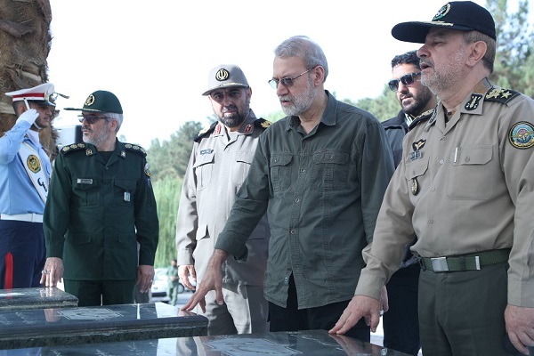 ارسالی//// بازدید لاریجانی از موزه ملی انقلاب اسلامی و دفاع مقدس