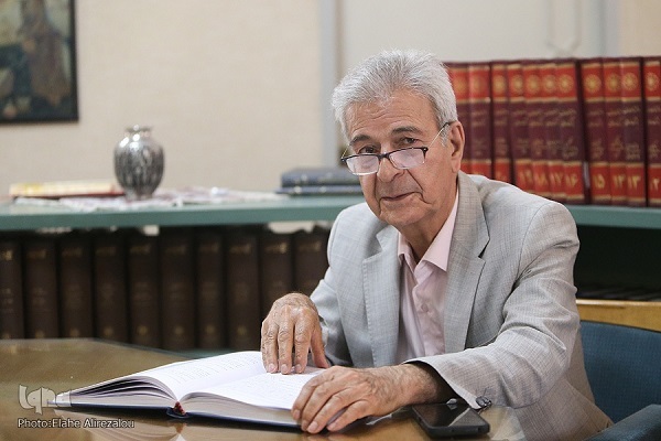 سنت و مدرنیته در آموزش ادبیات / گلستان و بوستان سعدی؛ ابزار ایجاد زبان و فرهنگ مشترک ایرانی