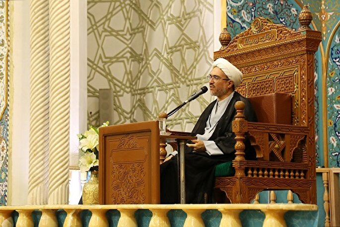 قدرت در پرتو عدالت مقدس می‌شود