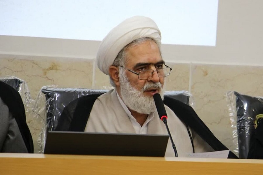 حجت‌الاسلام علیرضا باطنی رئیس مرکز خدمات حوزه علمیه اصفهان