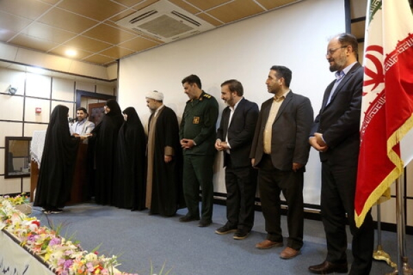 خبرنگار ایکنای قم برگزیده رویداد «رسانه، گفتمان جمعیت و آینده روشن» شد