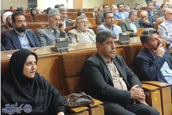 نماز جمعه، محور وحدت و تقویت سرمایه اجتماعی نماز جمعه، محور وحدت و تقویت سرمایه اجتماعی