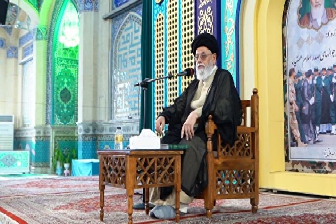 لباس سبز سپاه نماد تعهد و پاسداری از ارزش‌های انقلاب است