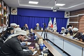 طلاب در مدارس نظام‌مند و تحت نظارت علما تربیت شوند