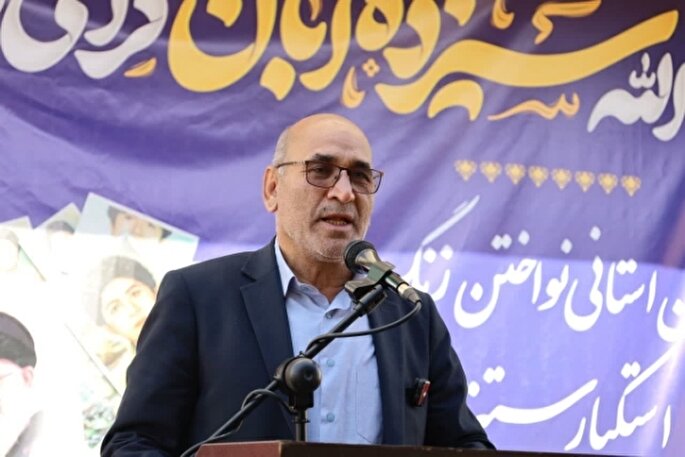 مدرسه مروج فرهنگ ایثار و مقاومت باشد