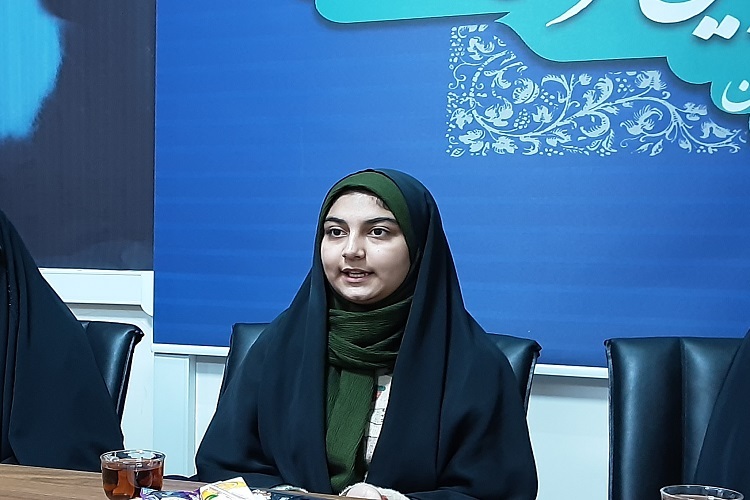 مهدیا شیرمحمدی دانش آموز همدانی مهدیا شیرمحمدی دانش آموز همدانی