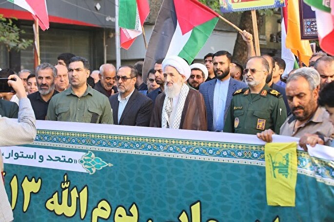 مبارزه با استکبار جهانی؛ حماسه‌ای بین نسلی در ۱۳ آبان