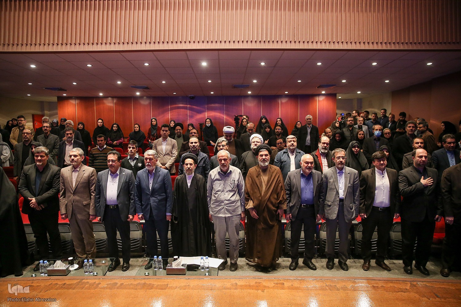 تقدیر از احمد مسجدجامعی و مرضیه وحیددستجردی به عنوان خادمان نمونه فرهنگ عمومی تقدیر از احمد مسجدجامعی و مرضیه وحیددستجردی به عنوان خادمان نمونه فرهنگ عمومی