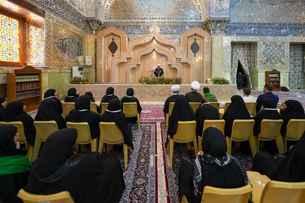 میزبانی از هیات قرآنی لبنانی در حرم مطهر امامین عسکریین + عکس میزبانی از هیات قرآنی لبنانی در حرم مطهر امامین عسکریین + عکس