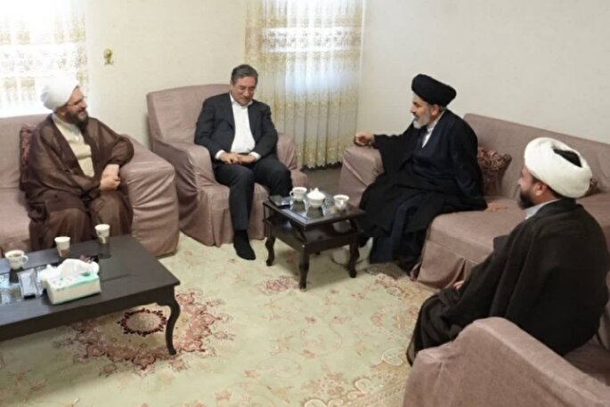 نشست نماینده ولی‌فقیه و استاندار آذربایجان‌غربی با رئیس شورای سیاستگذاری ائمه جمعه