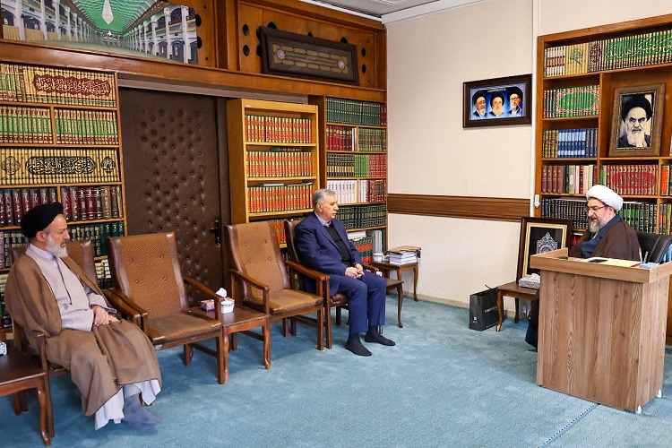 اتاق بازرگانی بازوی فکری دولت در تحقق سیاست‌های اقتصاد مقاومتی باشد