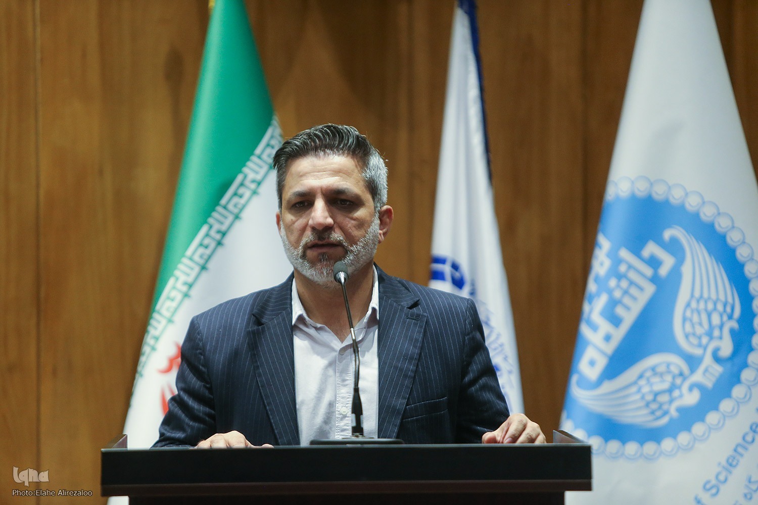 تقویت هوش کلامی و منطقی دانشجویان با الگوی ارائه سه دقیقه‌ای