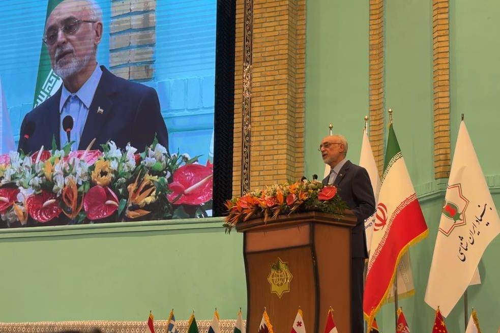 تأکید بر تداوم فرهنگی و تمدنی ایران قبل و بعد از اسلام تأکید بر تداوم فرهنگی و تمدنی ایران قبل و بعد از اسلام