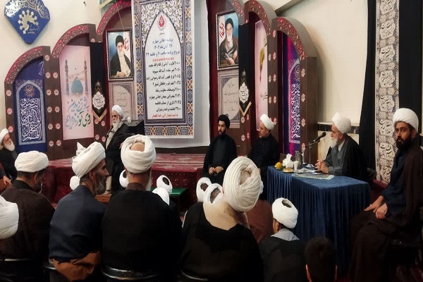 وضعیت فرهنگی از بدحجابی به برهنگی رسیده است/ ابراز تأسف درباره پخش آهنگ در مراسم ترحیم