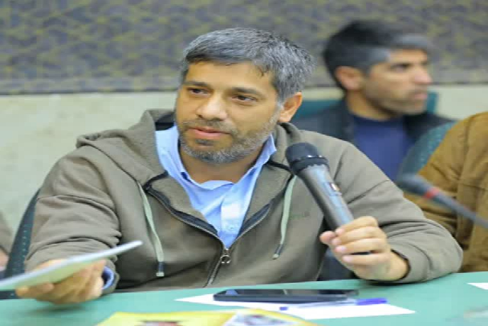 نویسنده‌ای با مرزهای موضوعی نامحدود