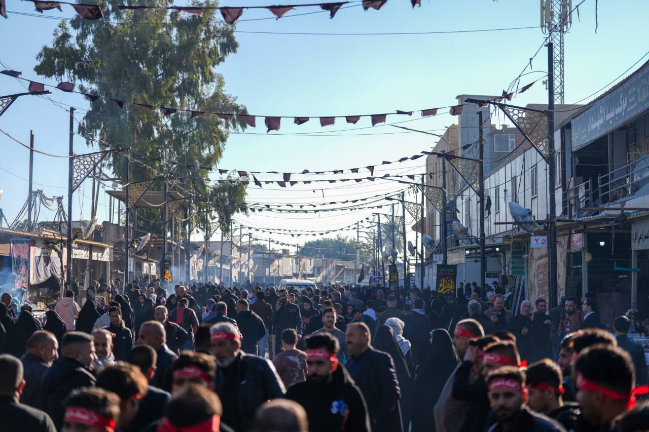 رهسپار شدن زائران به سمت حرم عسکریین در آستانه سالروز شهادت حضرت فاطمه (س)