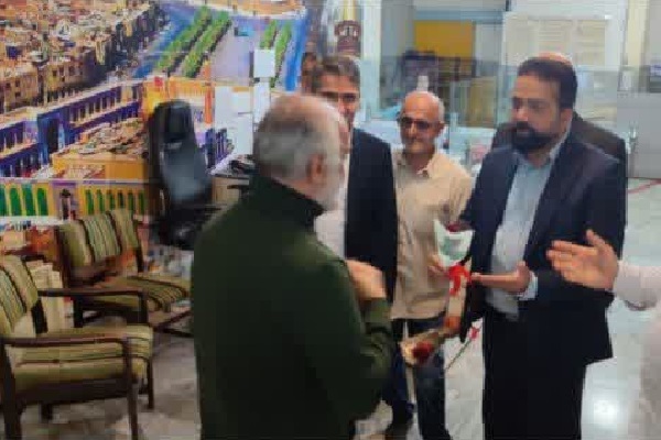 دیدار صمیمی امامجمعه بابلسر با پرستاران بیمارستان حضرت زینب (س) به مناسبت روز پرستار دیدار صمیمی امامجمعه بابلسر با پرستاران بیمارستان حضرت زینب (س) به مناسبت روز پرستار