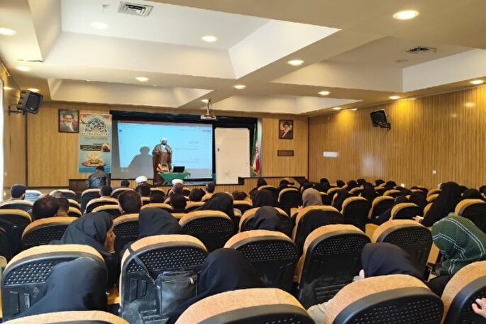 برگزاری گارگاه آموزشی تدبر در قرآن کریم در الیگودرز + فیلم