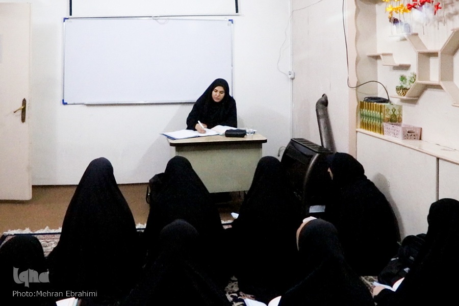 آموزش قرآن و معارف اسلامی و نیازهای روز در موسسه قرآنی خاتم الانبیا(ص)