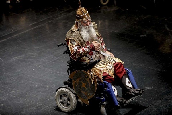 هنوز آماده نیست///جهت انتشار برای پنجشنبه یا جمعه با تایید خانم بختیاری////یک قرن «پاراتئاتر» در ایران؛ هنری که معنای «بودن» را برای معلولان هجی میکند هنوز آماده نیست///جهت انتشار برای پنجشنبه یا جمعه با تایید خانم بختیاری////یک قرن «پاراتئاتر» در ایران؛ هنری که معنای «بودن» را برای معلولان هجی میکند