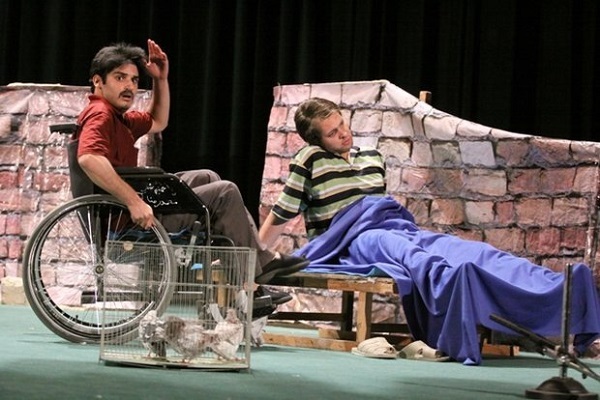 هنوز آماده نیست///جهت انتشار برای پنجشنبه یا جمعه با تایید خانم بختیاری////یک قرن «پاراتئاتر» در ایران؛ هنری که معنای «بودن» را برای معلولان هجی میکند هنوز آماده نیست///جهت انتشار برای پنجشنبه یا جمعه با تایید خانم بختیاری////یک قرن «پاراتئاتر» در ایران؛ هنری که معنای «بودن» را برای معلولان هجی میکند