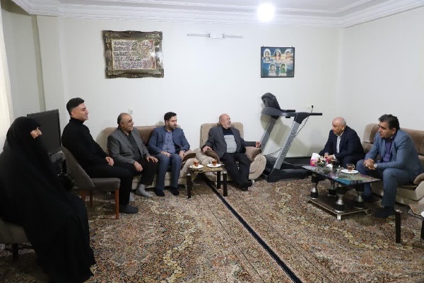 تجلیل استاندار مازندران از مادر شهیدان سروی در سالروز وفات حضرت ام‌البنین(س)