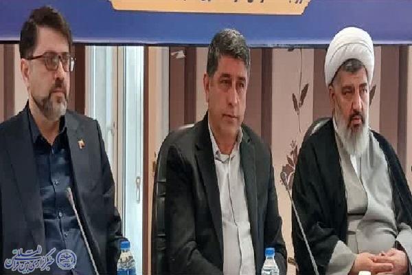 انتقاد از کم‌رنگ بودن مظاهر فرهنگی و مذهبی در سطح شهر