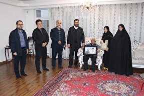 دیدار شهردار تبریز با خانواده شهیدان «میرمحمدی» و «بهنیان»