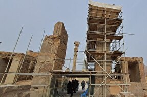 فعالیت 4 کارگاه مرمت در تخت جمشید