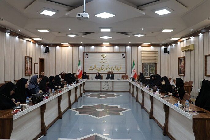 مادران شهدا ذخایر ارزشمند معنوی و اجتماعی کشور هستند