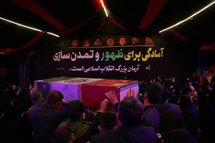 عکس | تشییع پیکر دو شهید گمنام در الشتر و نورآباد