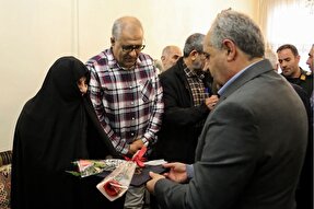 تجلیل استاندار آذربایجان شرقی از مادر شهیدان «سبحانی» و «رحیمی»